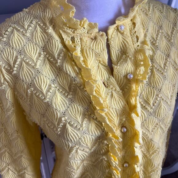 Vtg 60s pointelle scallop ruffle cardigan sweater small butter yellow - Picture 2 of 11